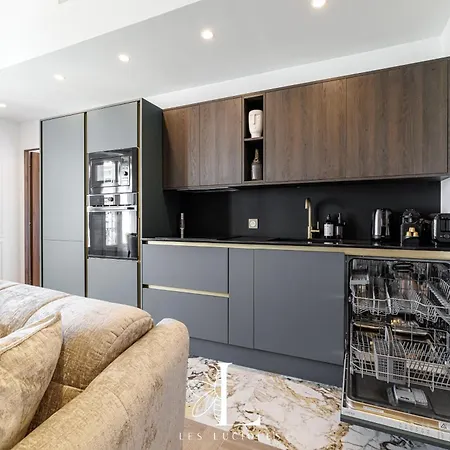 Les Lucioles 9 - Luxury 2 Bedroom 아파트